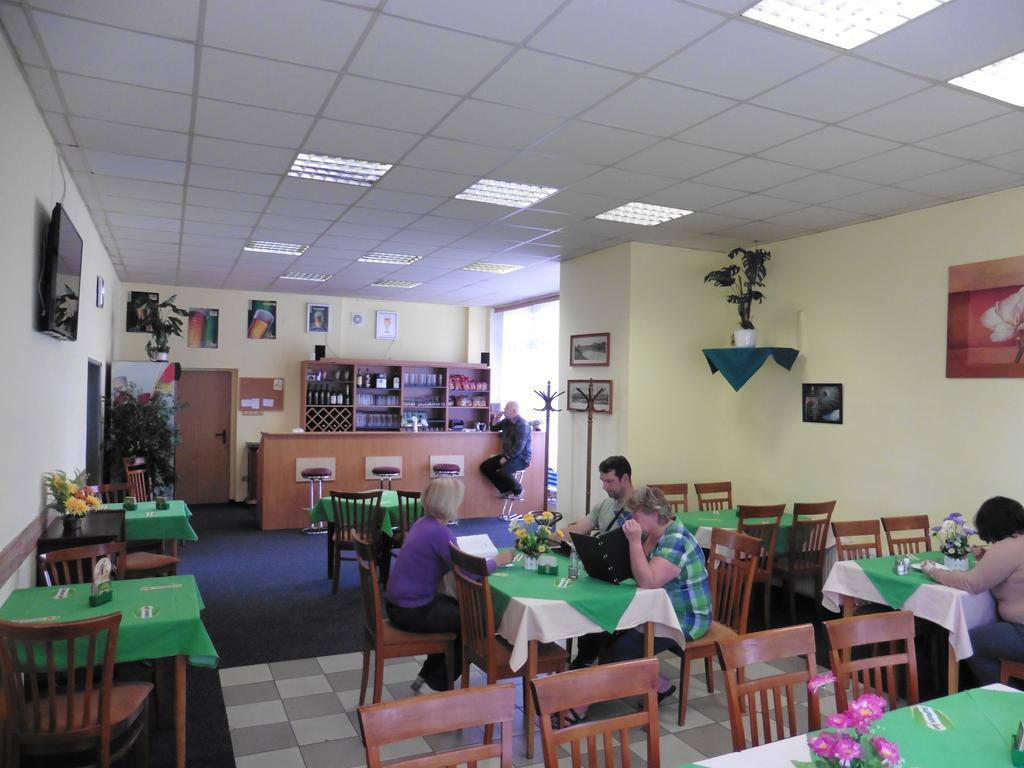 Hotel Labe Литомержице Экстерьер фото
