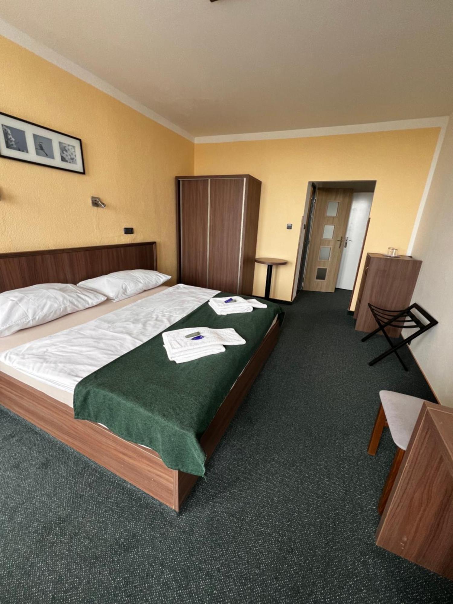 Hotel Labe Литомержице Экстерьер фото