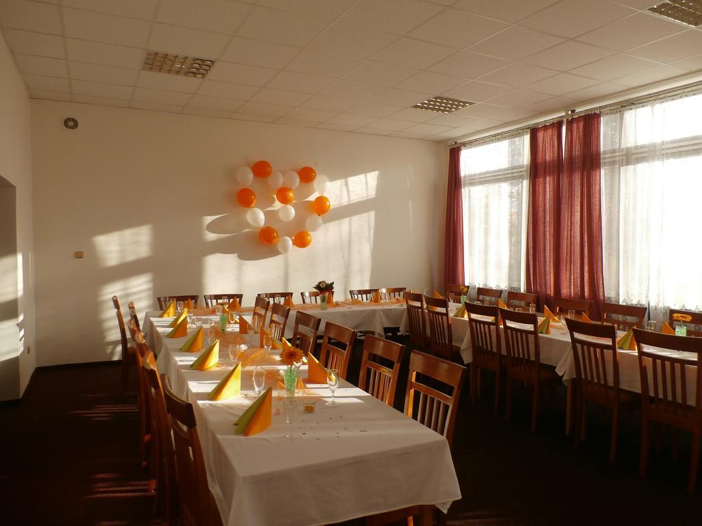 Hotel Labe Литомержице Экстерьер фото